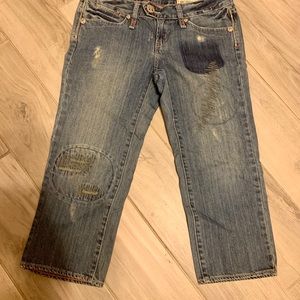 Women’s BGBG size 27 distressed/detailed capris